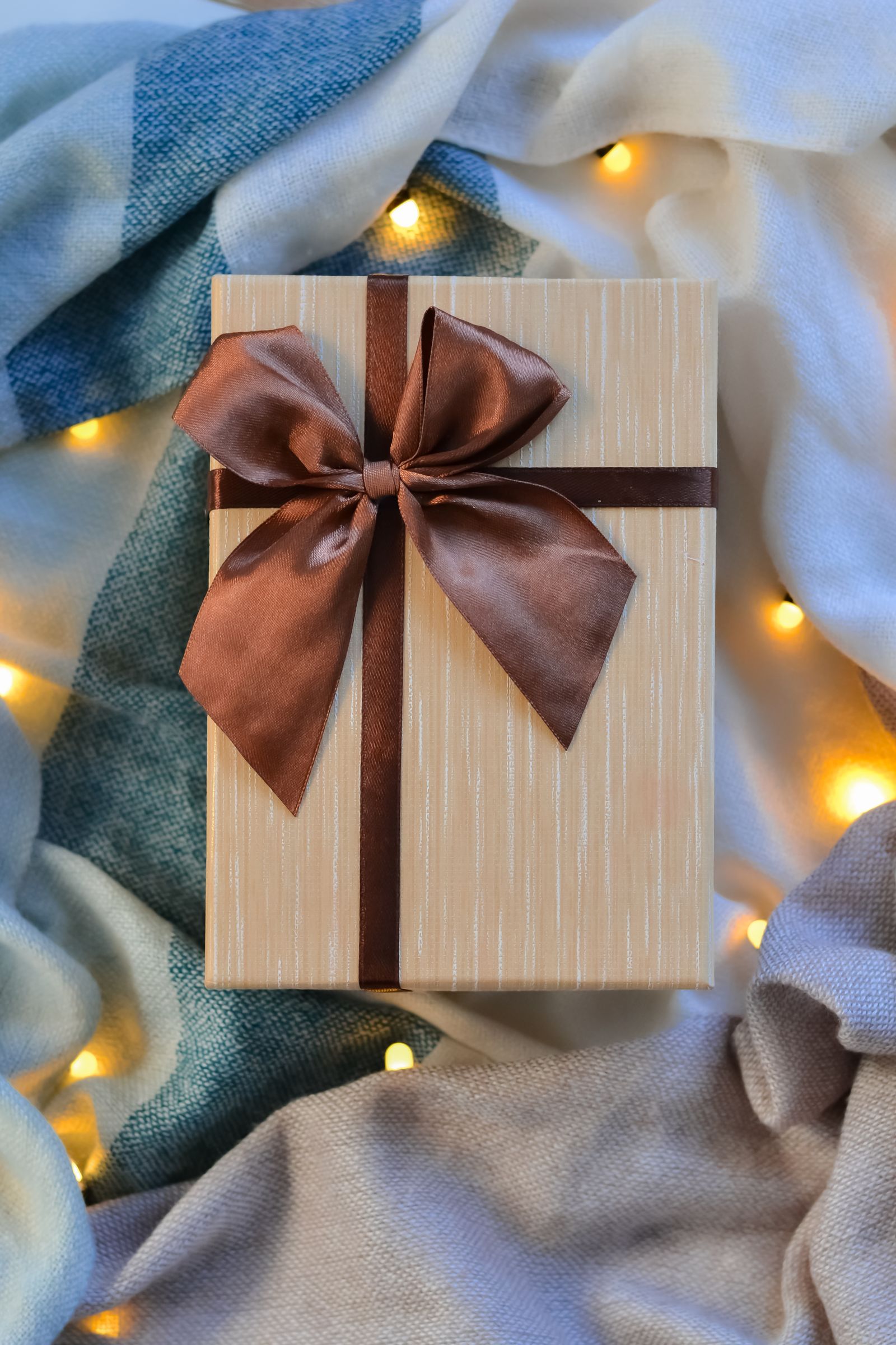 Complete ribbon-tied premium gift box